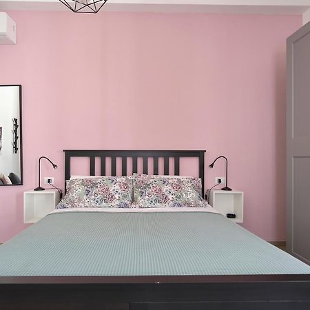 Family Room شيكلي المظهر الخارجي الصورة